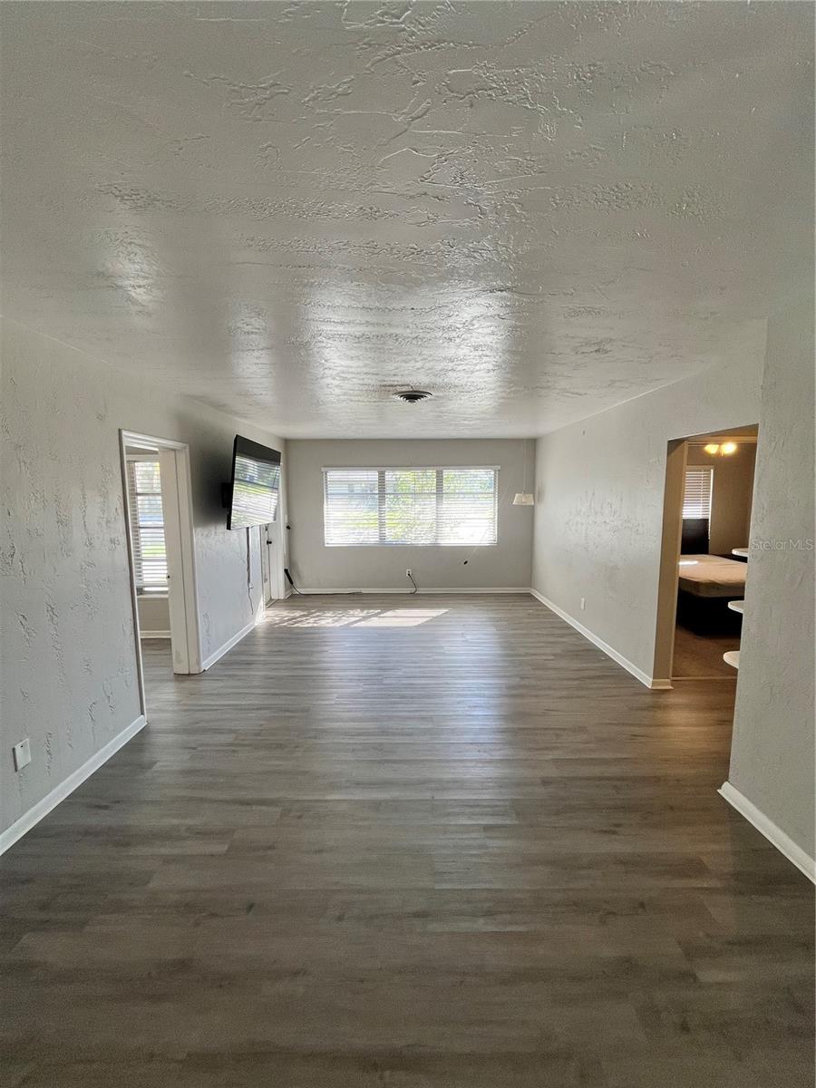 2040 YALE AVE — photo 6