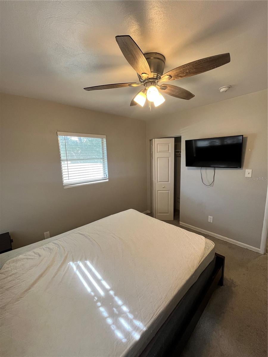 2040 YALE AVE — photo 10