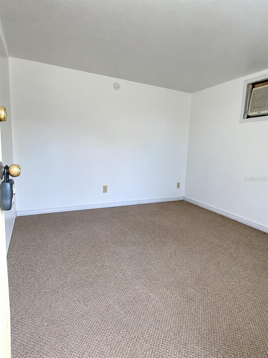 823 16TH AVE NW #B — photo 3