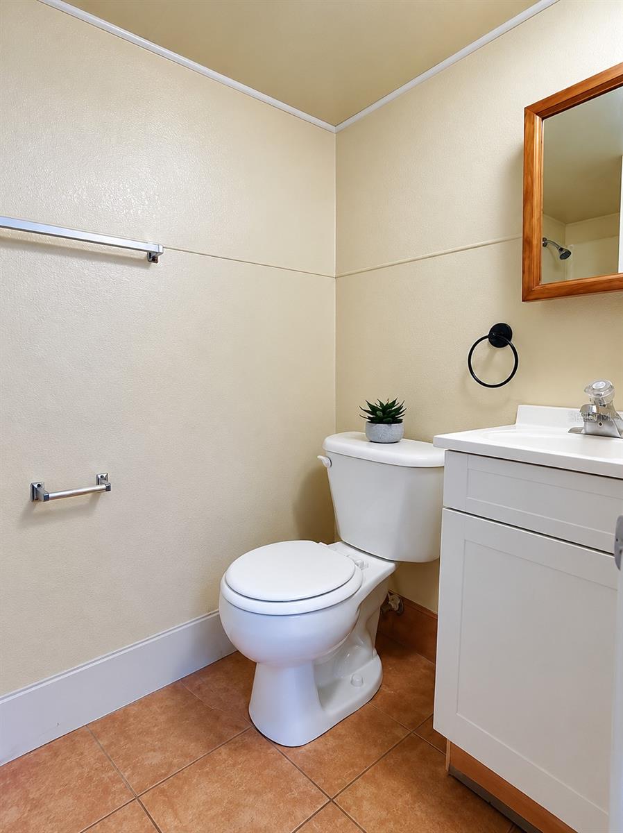 823 16TH AVE NW #B — photo 8