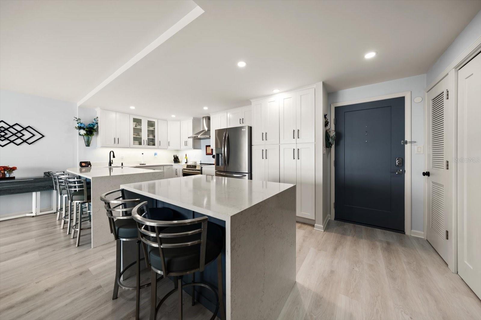 400 ISLAND WAY #904 — photo 9