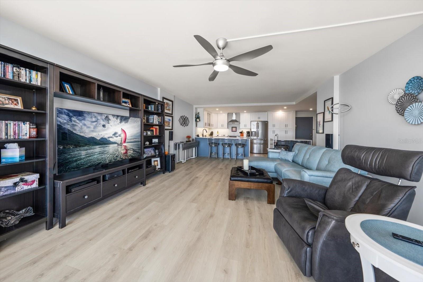 400 ISLAND WAY #904 — photo 6