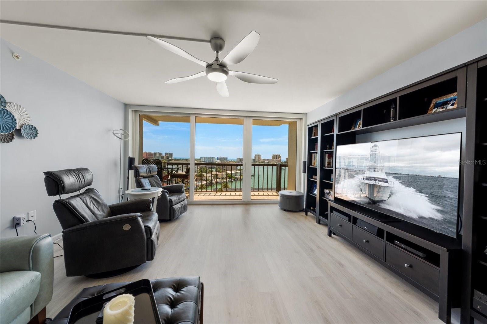 400 ISLAND WAY #904 — photo 8