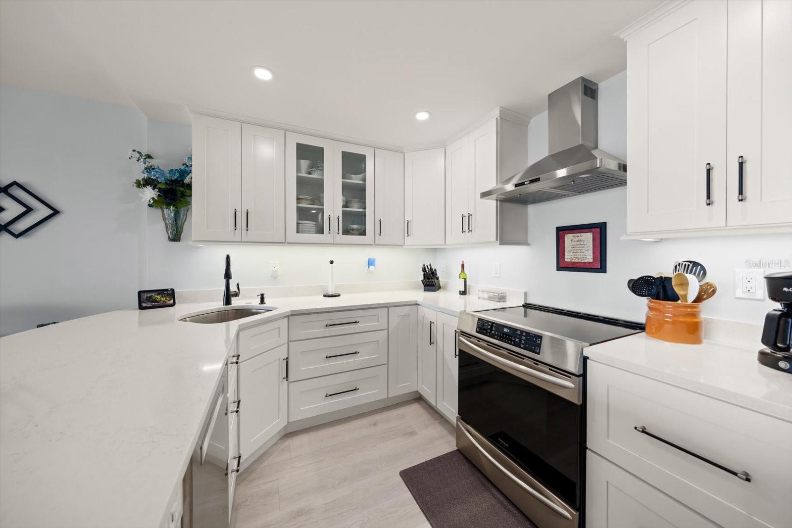 400 ISLAND WAY #904 — photo 12