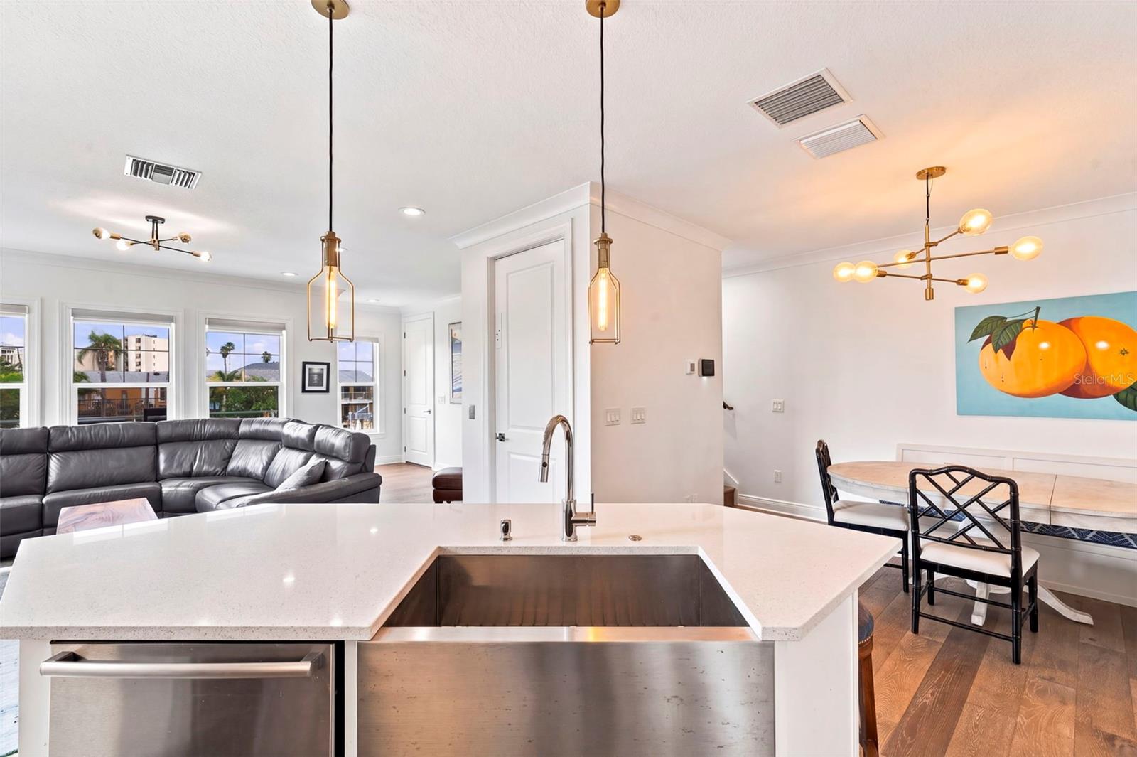 602 SEA CT — photo 11
