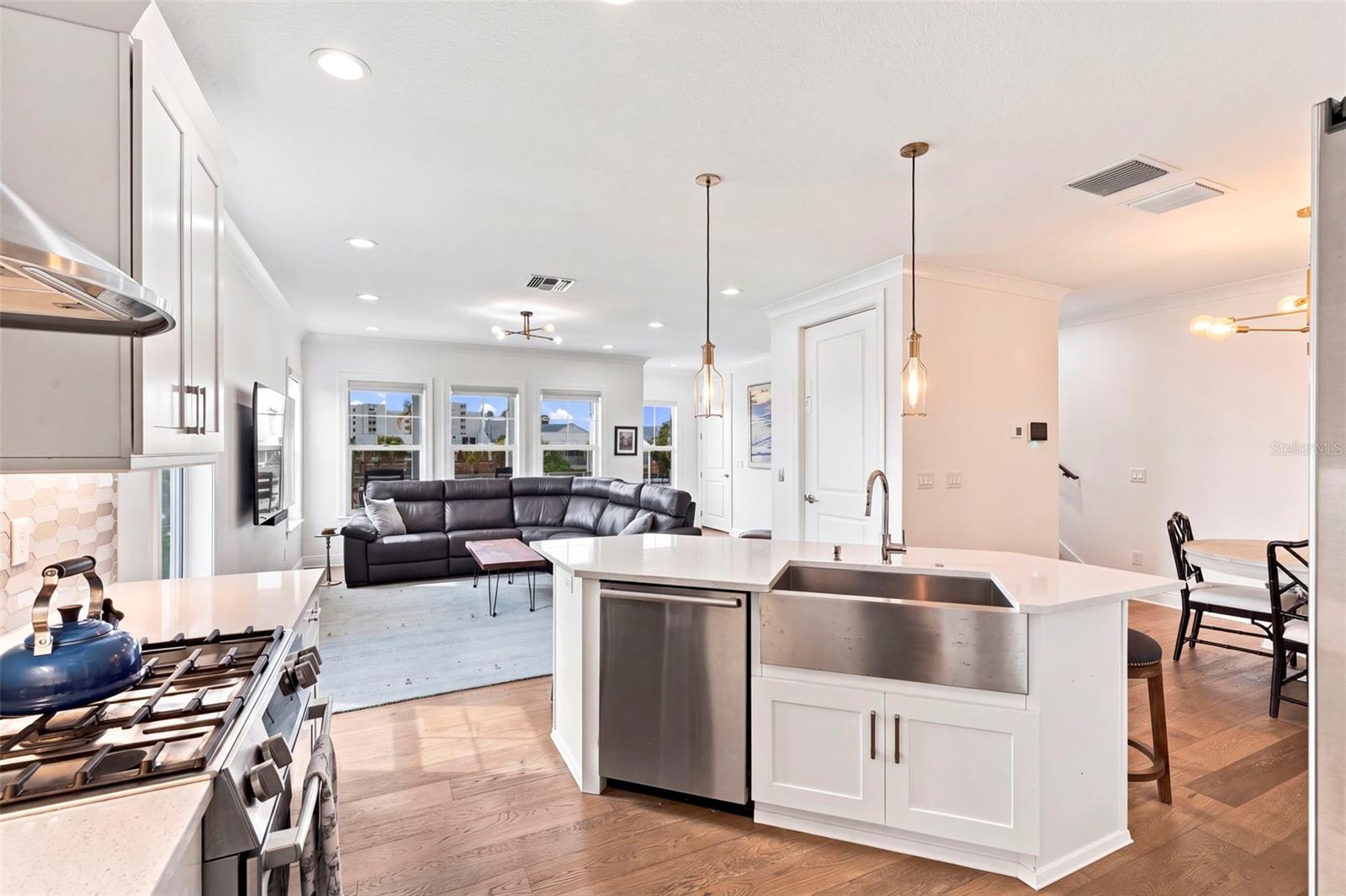 602 SEA CT — photo 10