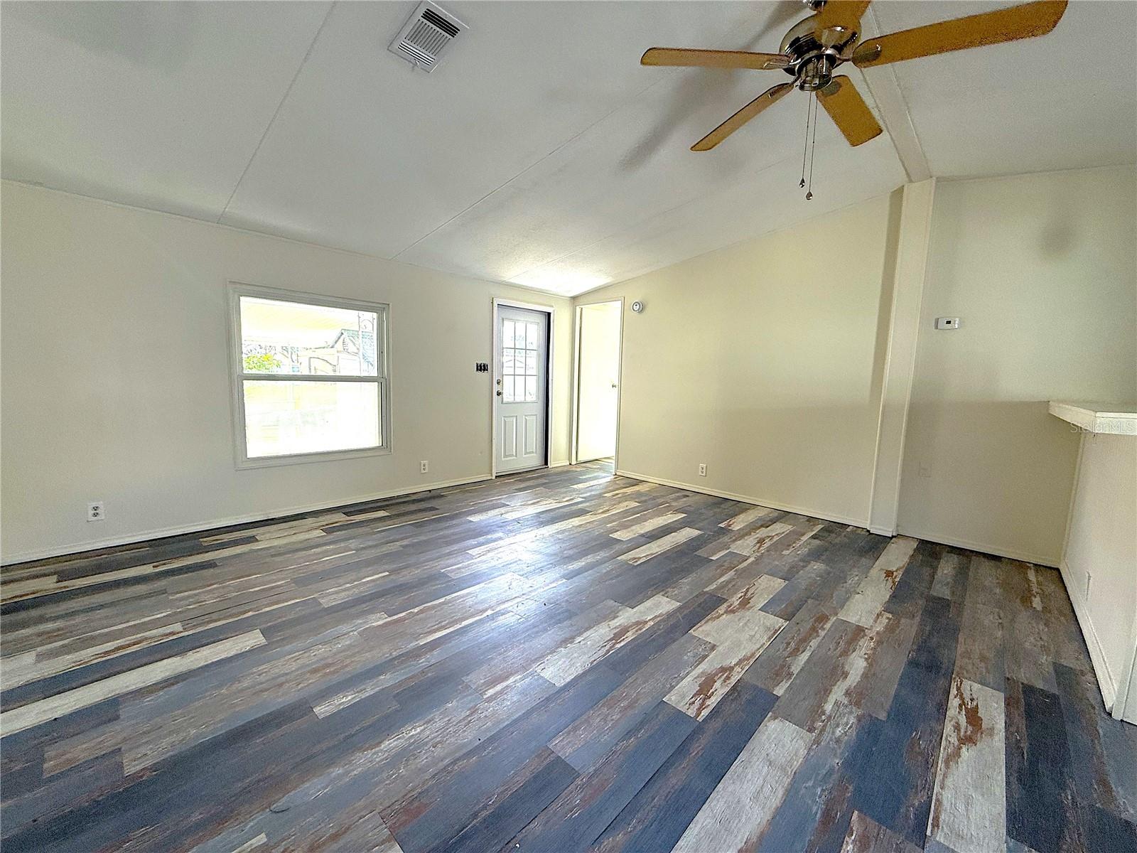 5111 HILL DR — photo 3