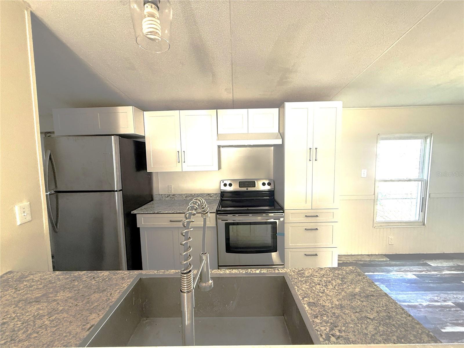 5111 HILL DR — photo 5