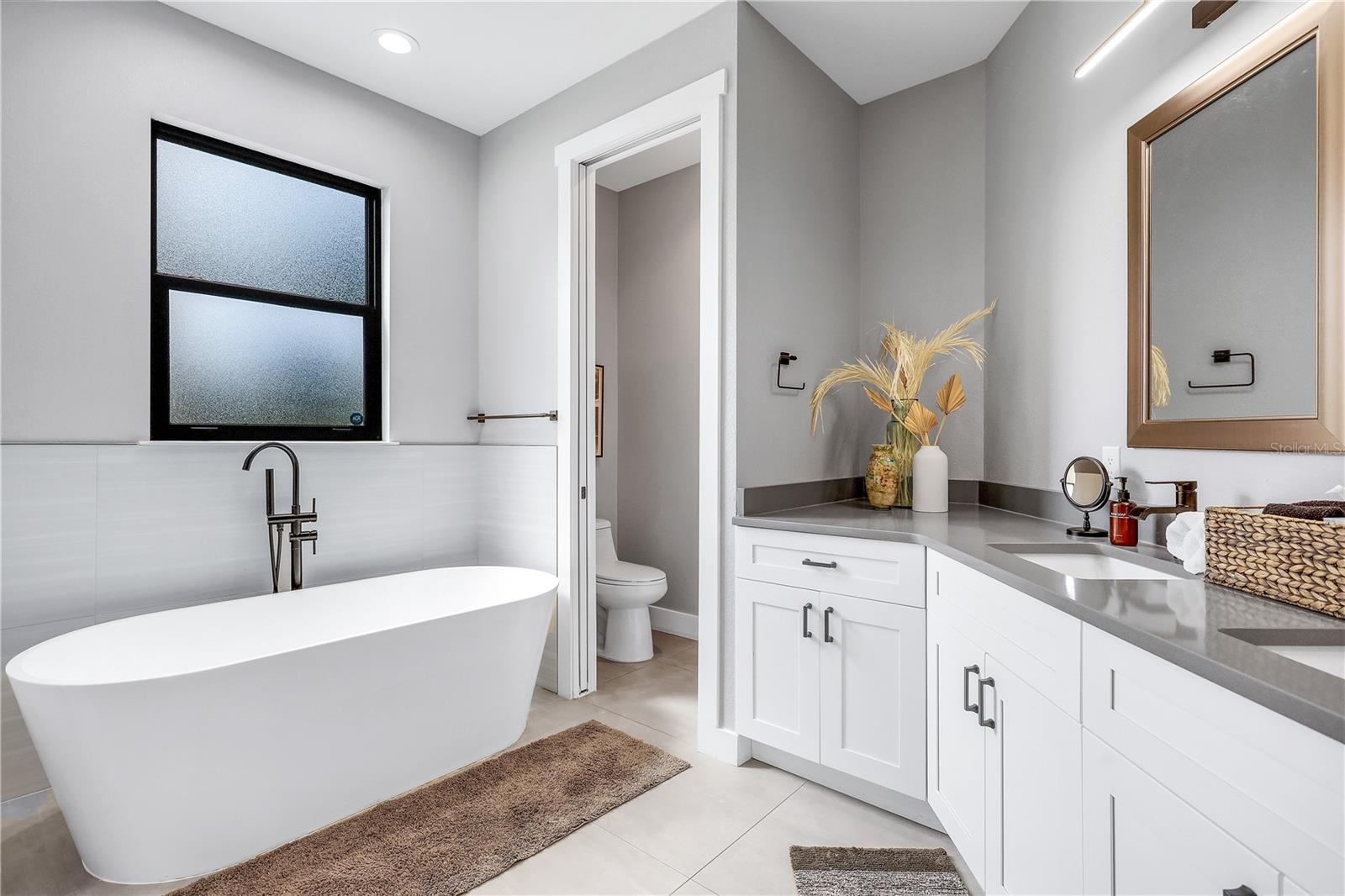 715 OAK ST — photo 16