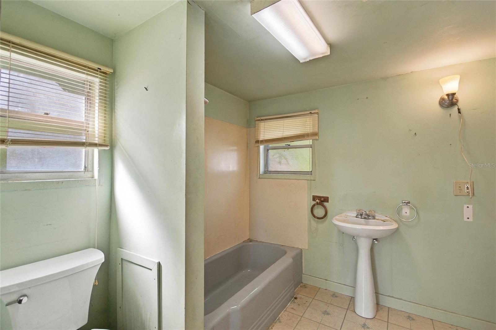 703 36TH ST W — photo 24