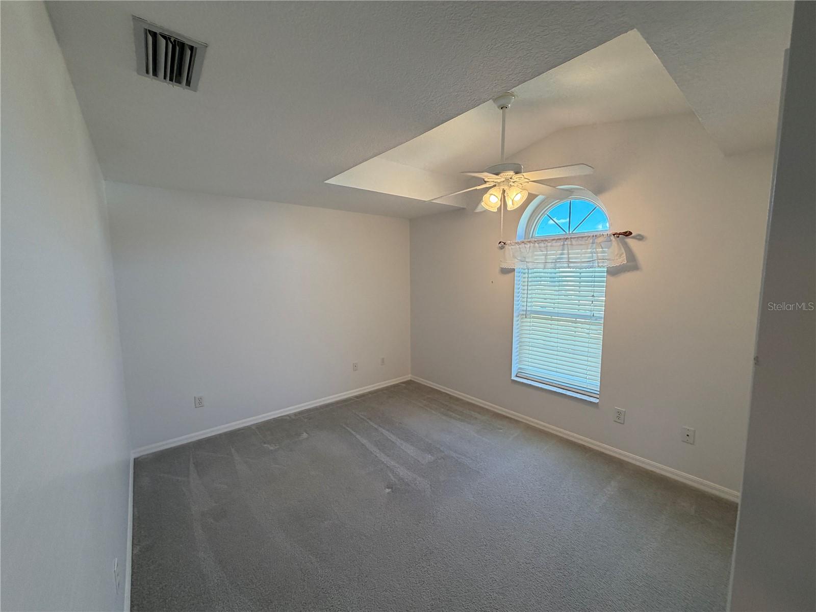 546 TROUT LN — photo 32
