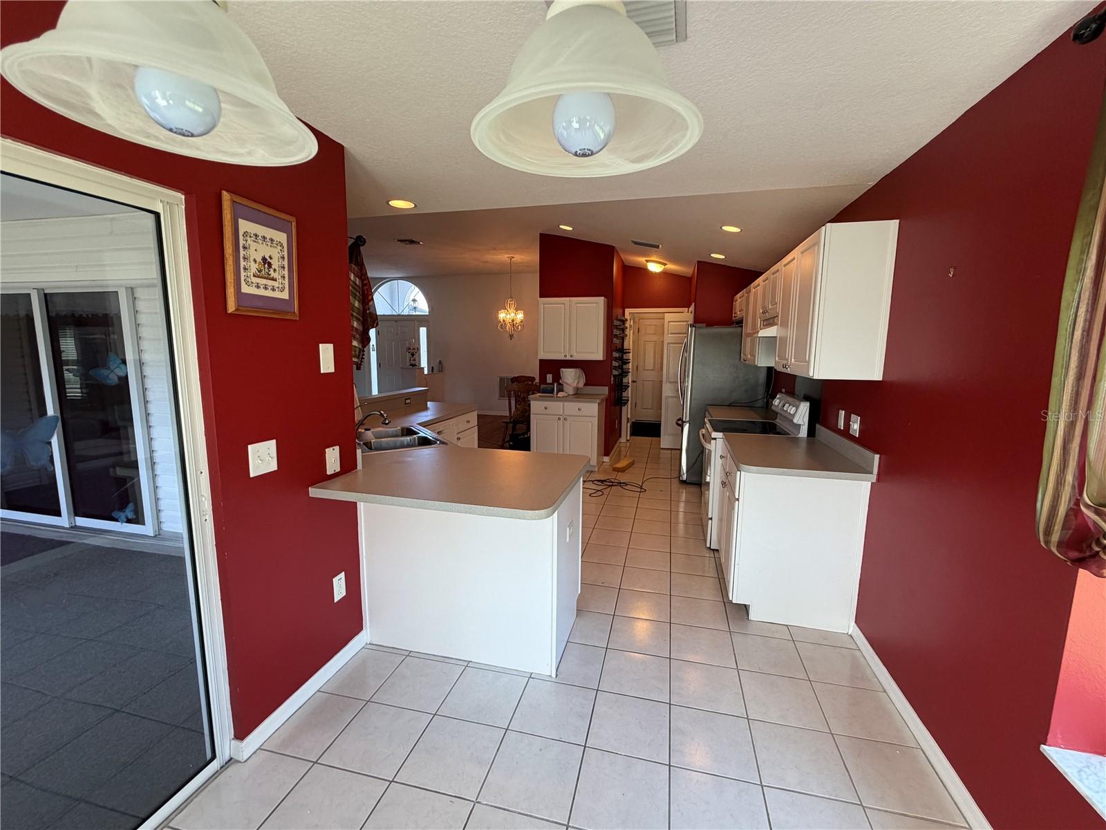 546 TROUT LN — photo 11