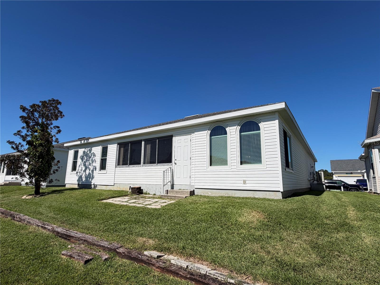 546 TROUT LN — photo 19