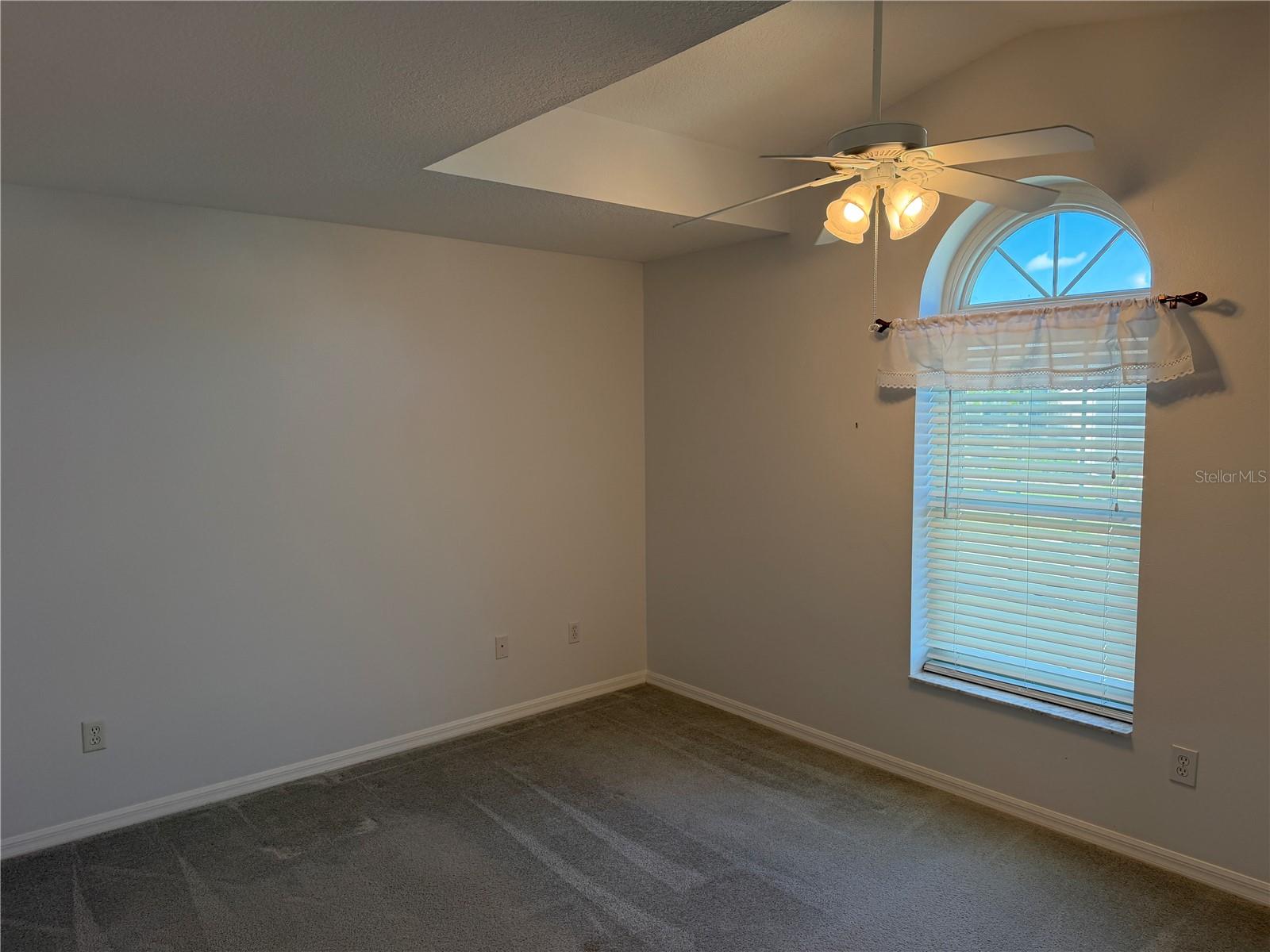 546 TROUT LN — photo 33