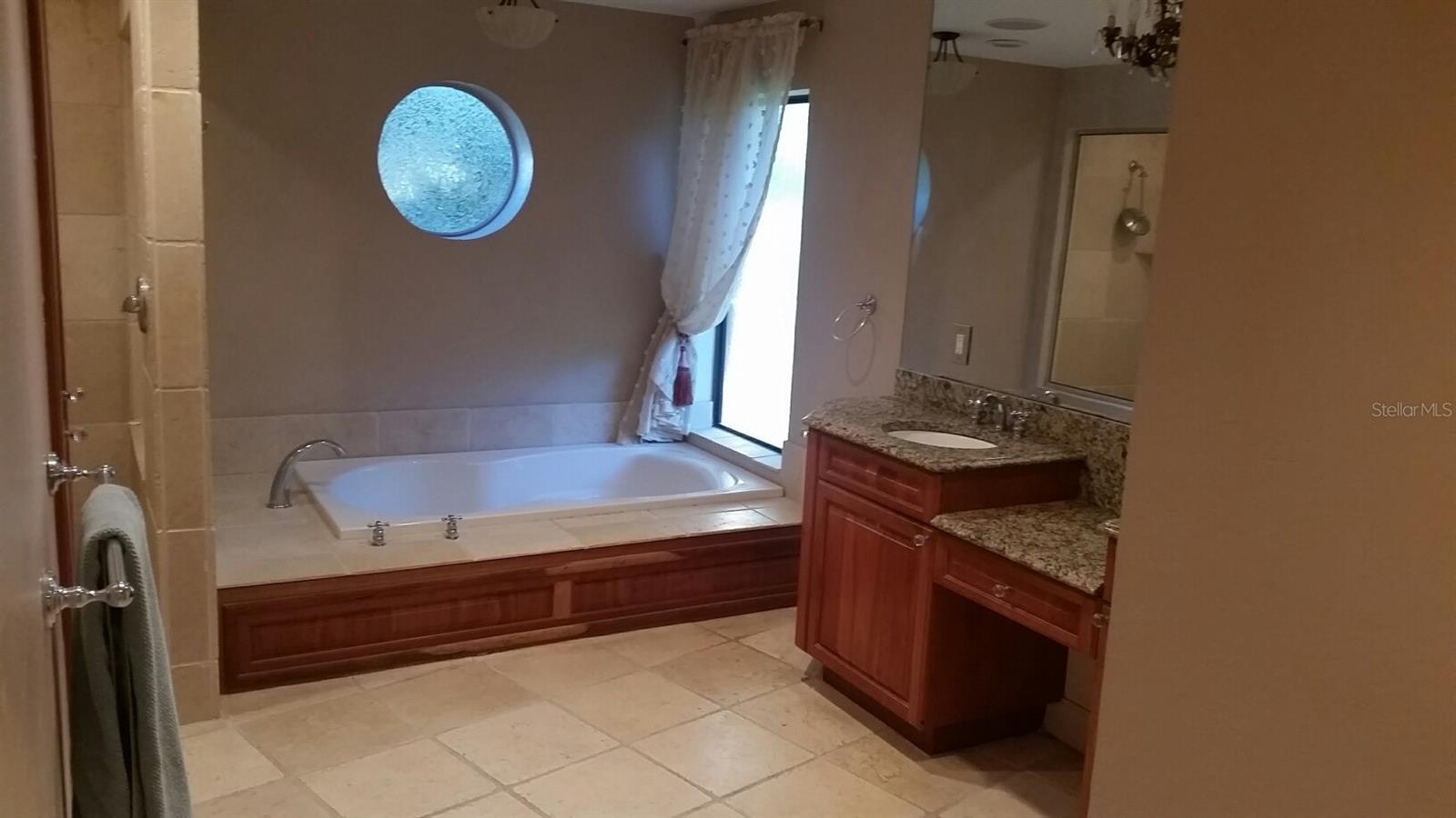 5313 BURCHETTE RD — photo 34