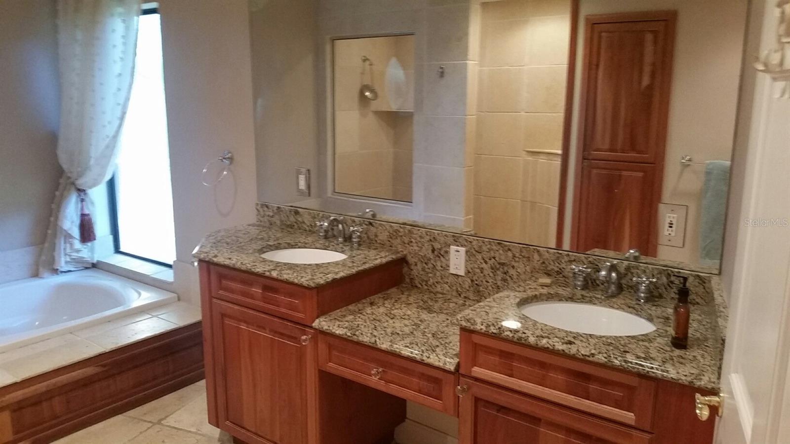 5313 BURCHETTE RD — photo 32