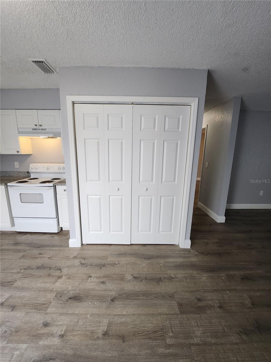 5716 N LINCOLN AVE #D — photo 5