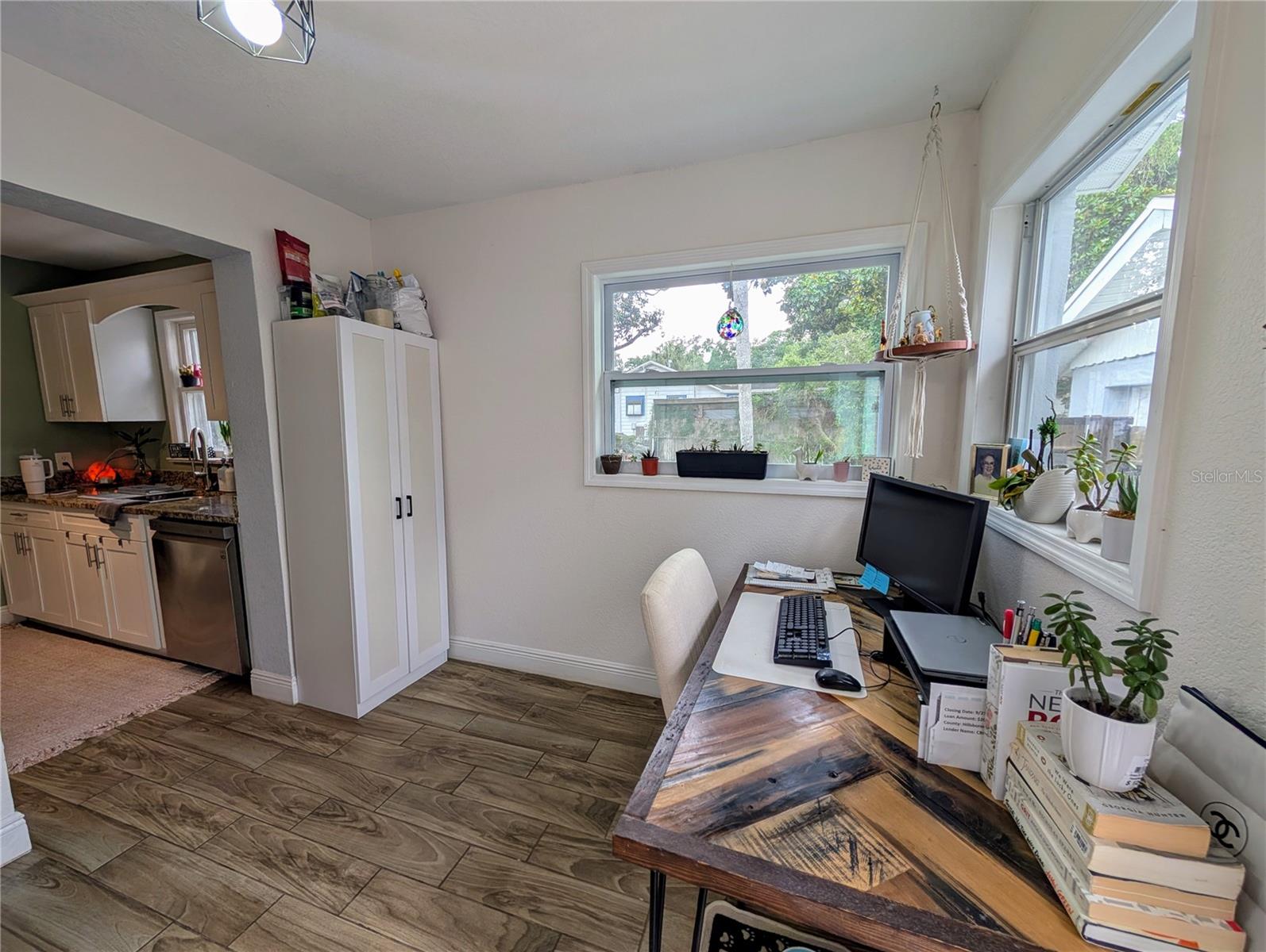 1008 E HAMILTON AVE — photo 18