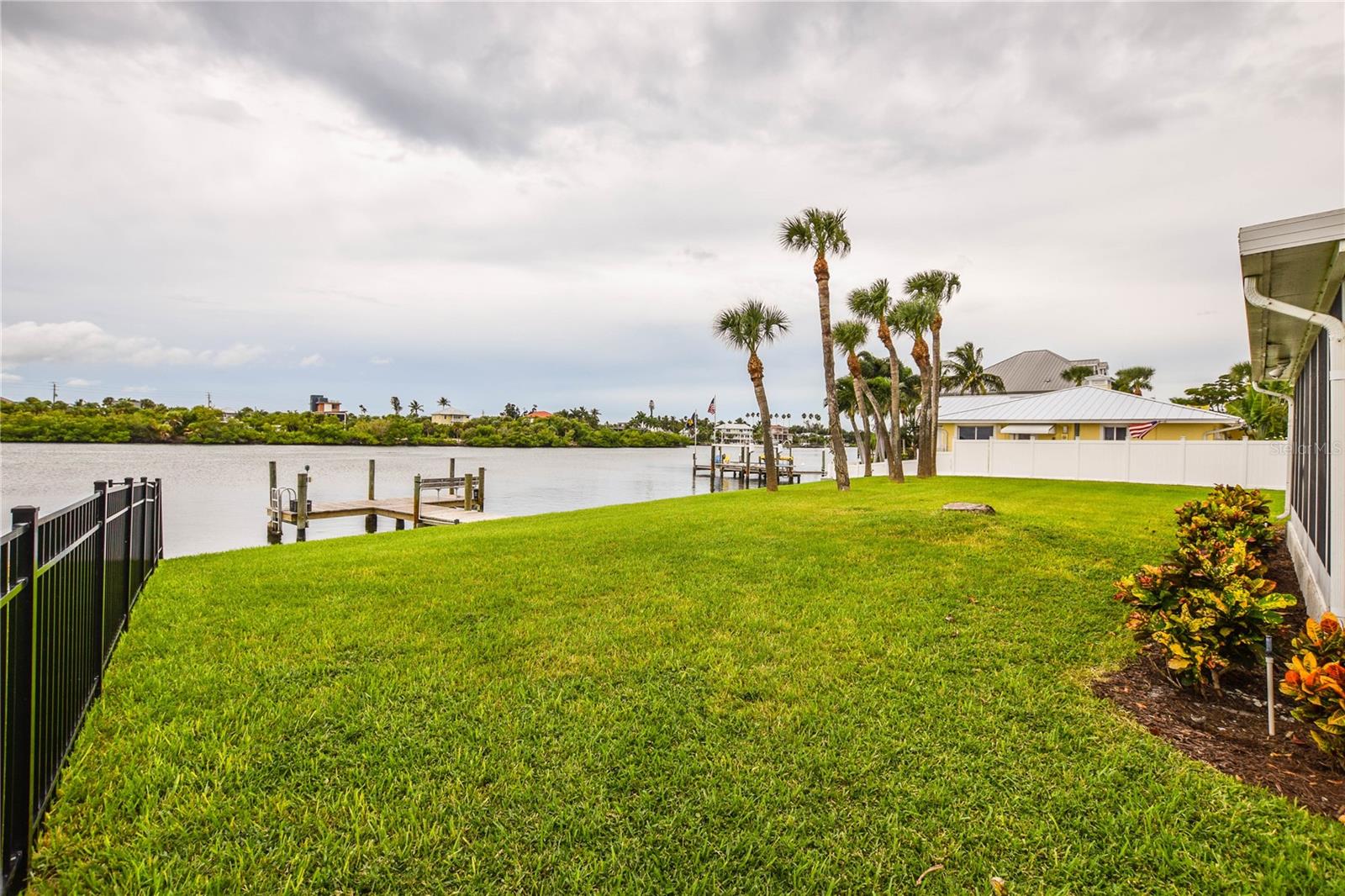 321 BAYSHORE RD — photo 4