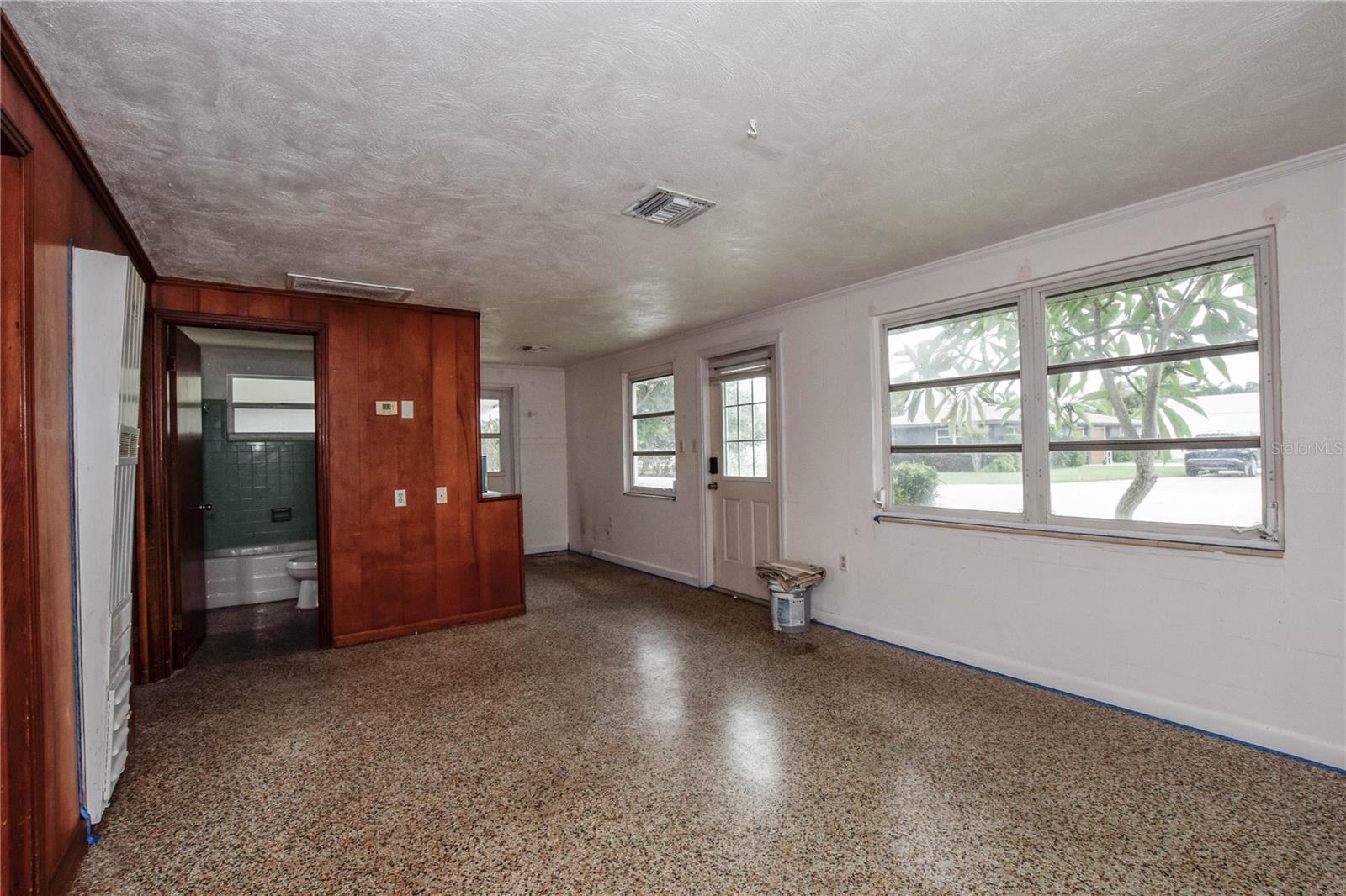 321 BAYSHORE RD — photo 35