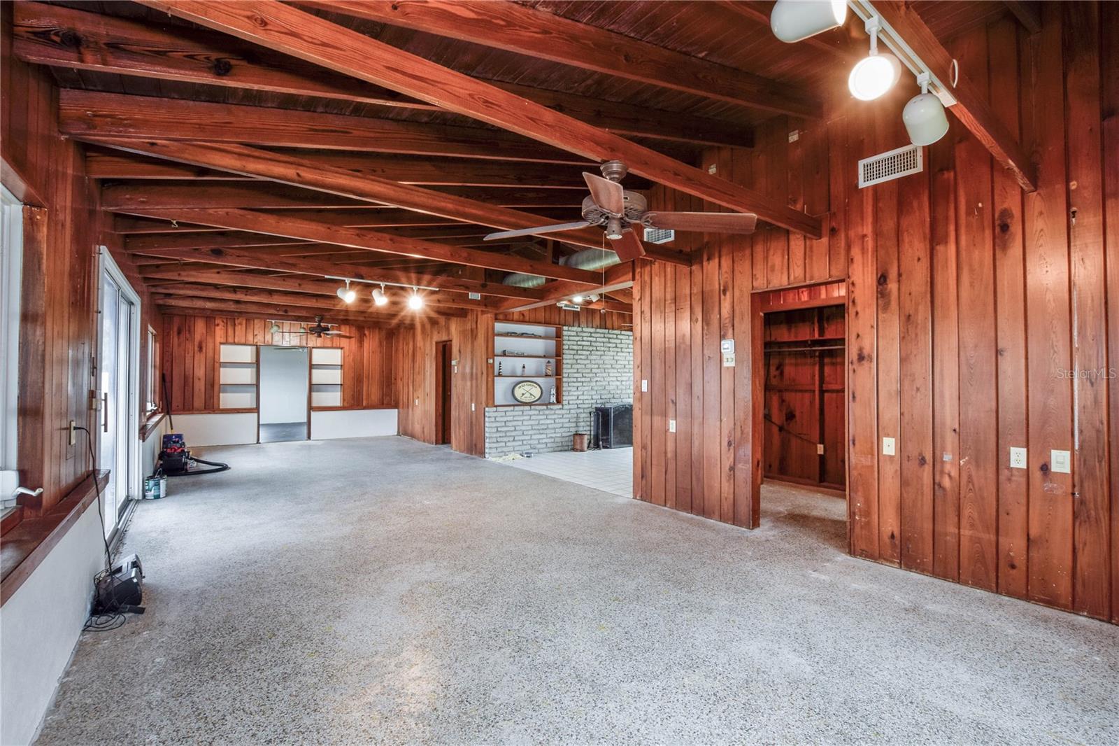 321 BAYSHORE RD — photo 17