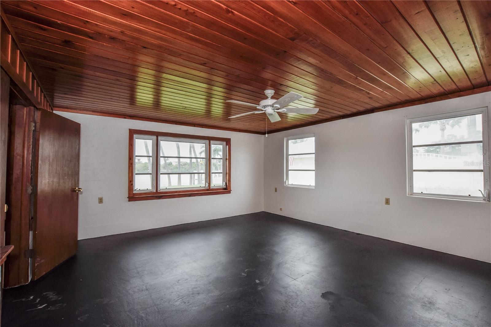 321 BAYSHORE RD — photo 21