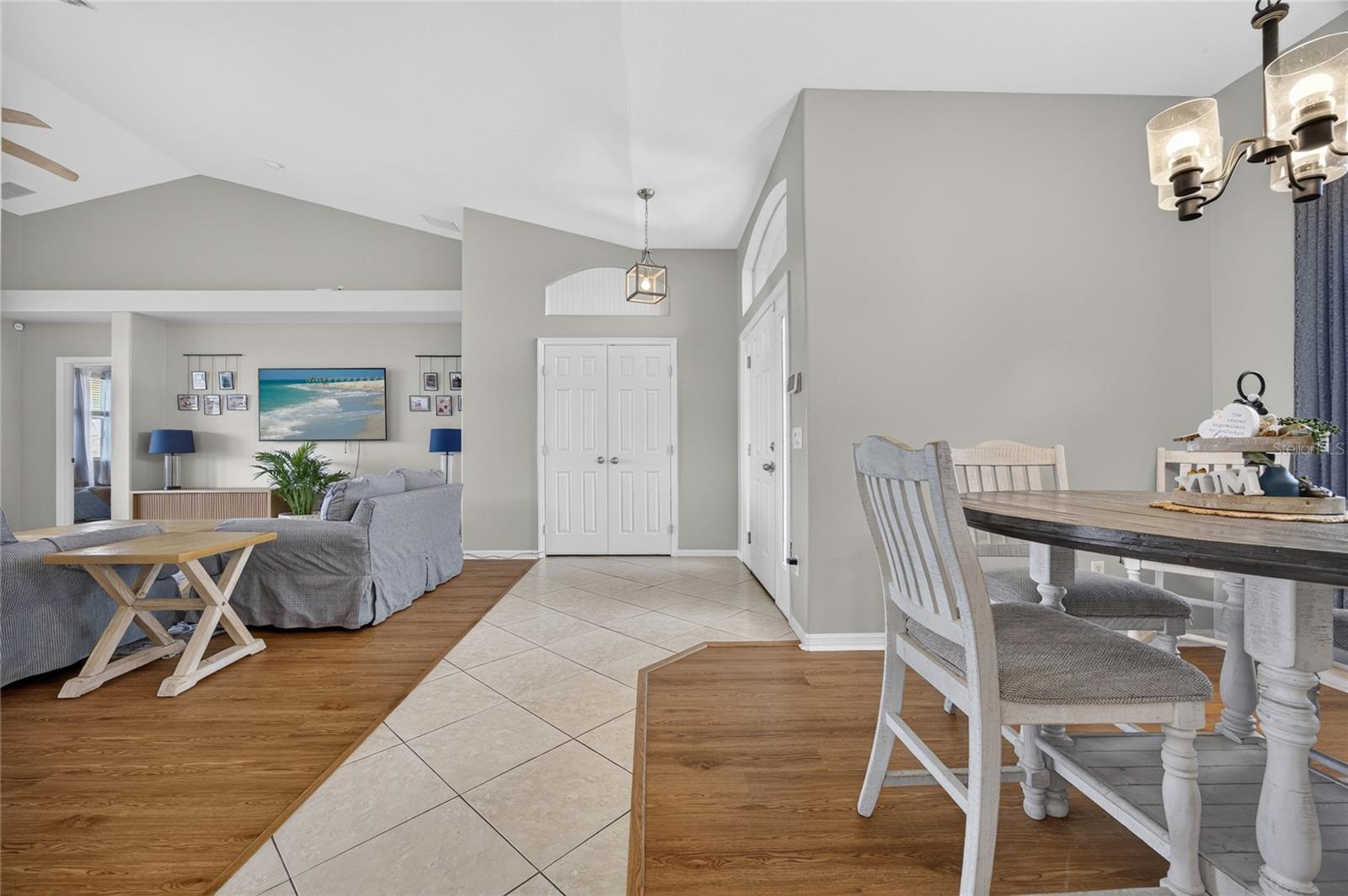 5660 RIVIERA CT — photo 9