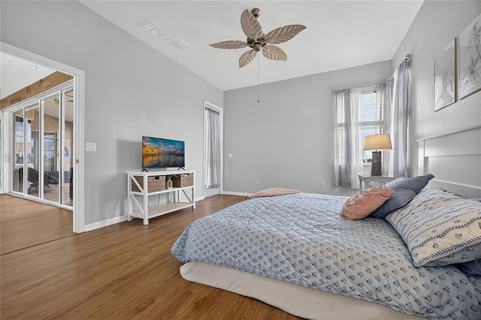 5660 RIVIERA CT — photo 18
