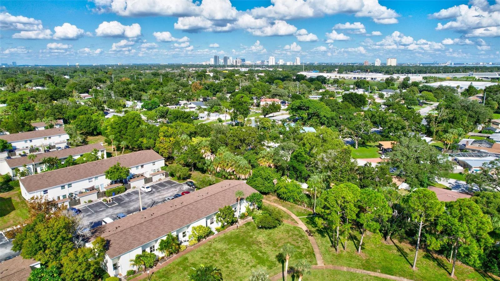 4515 LA CAPRI CT — photo 35