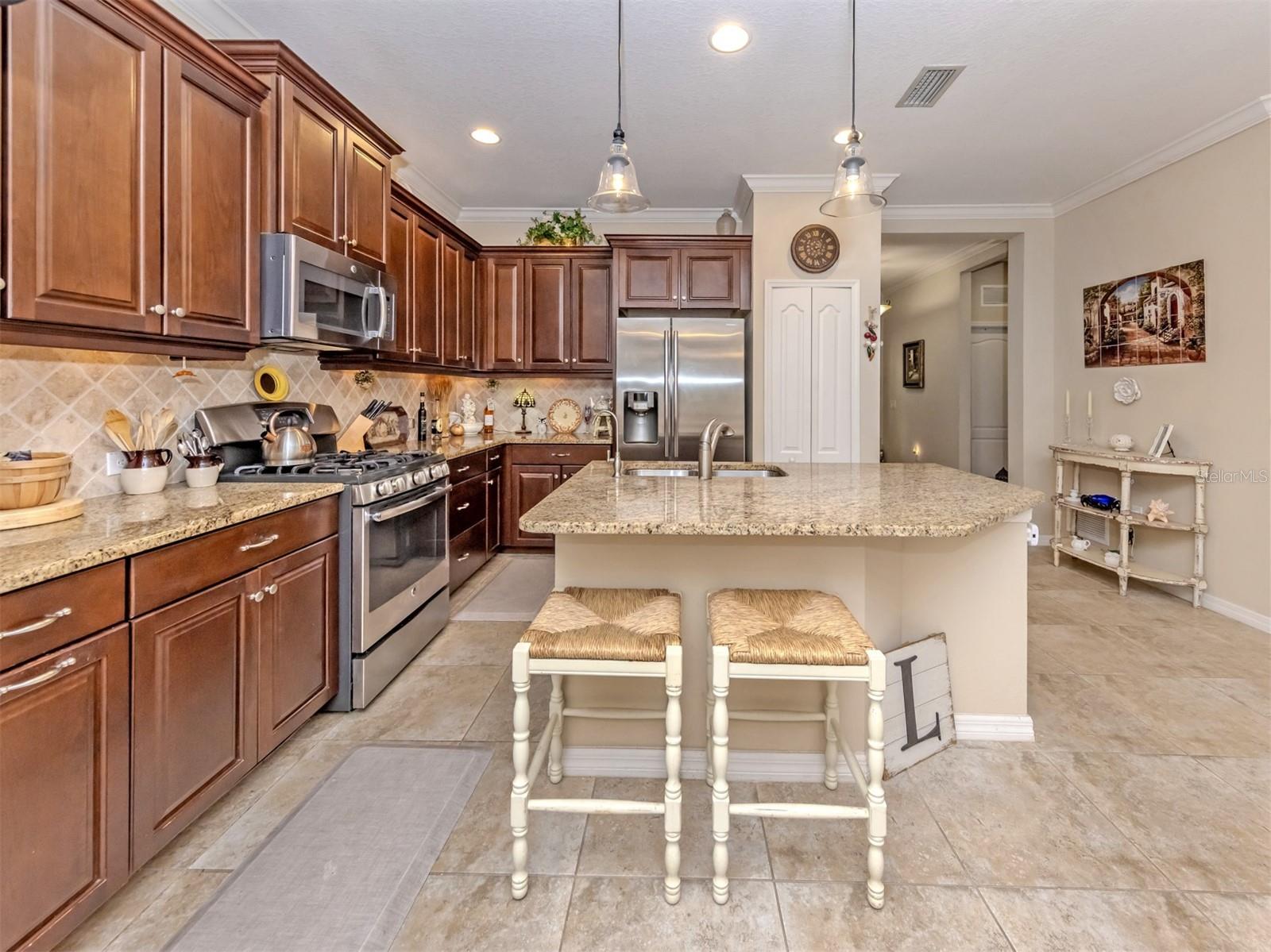 1175 COLLIER PL — photo 10