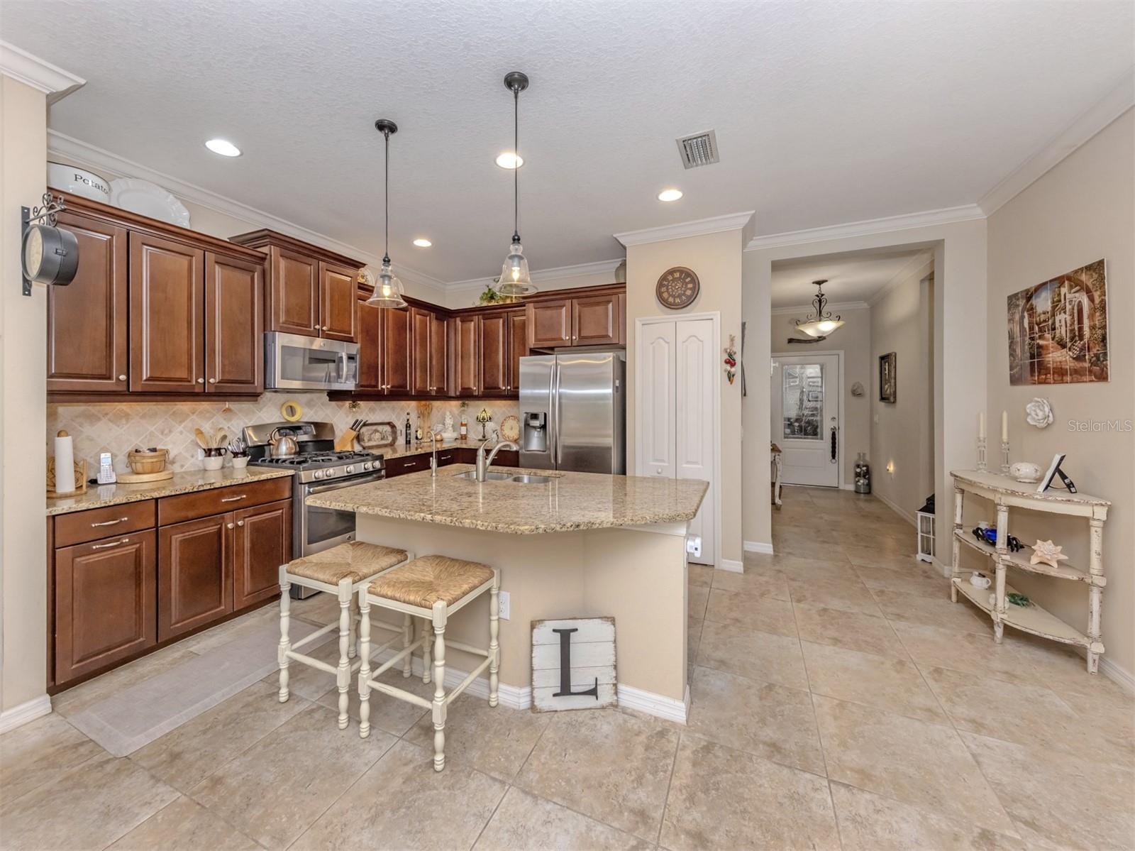 1175 COLLIER PL — photo 8