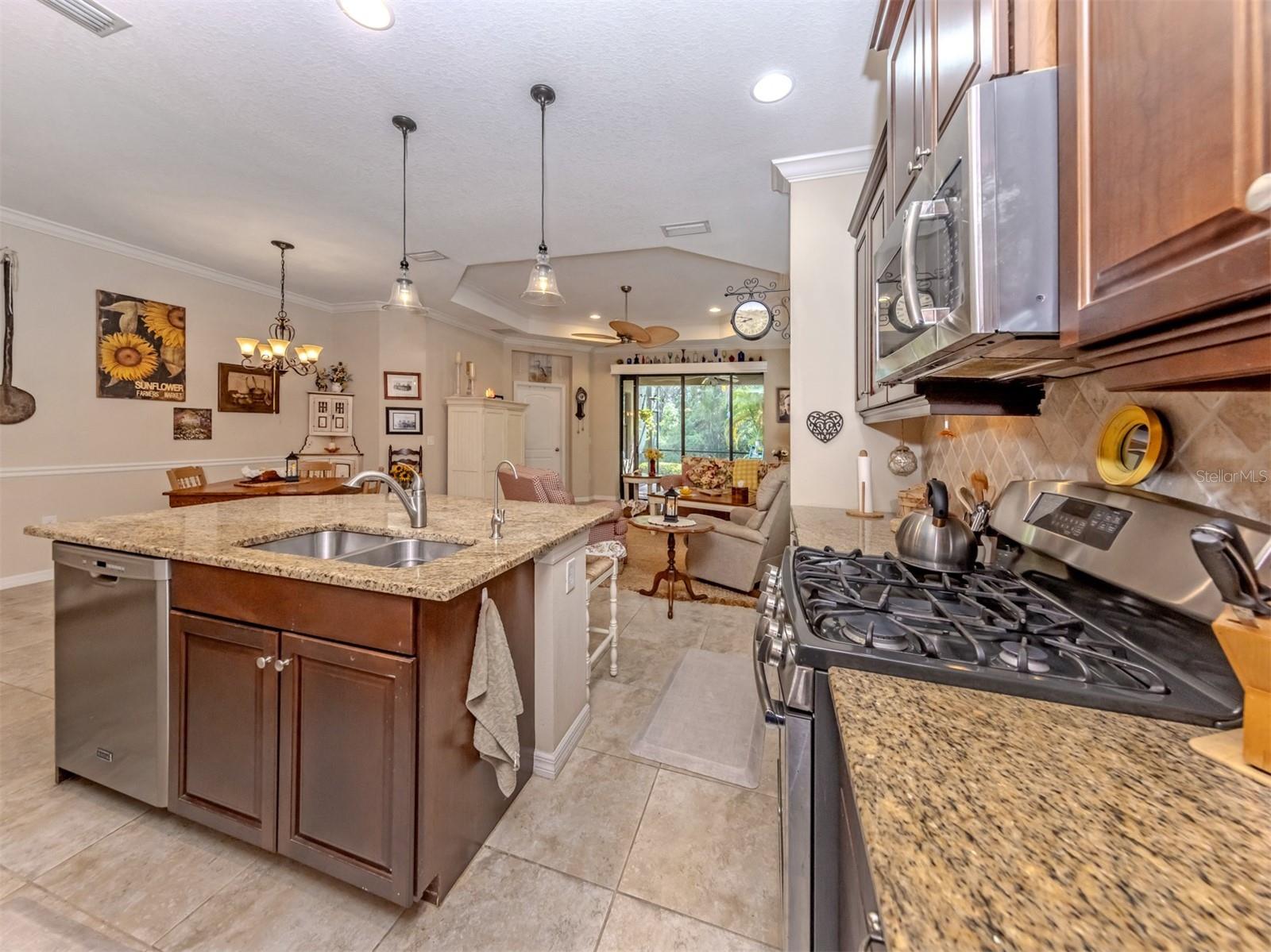 1175 COLLIER PL — photo 6