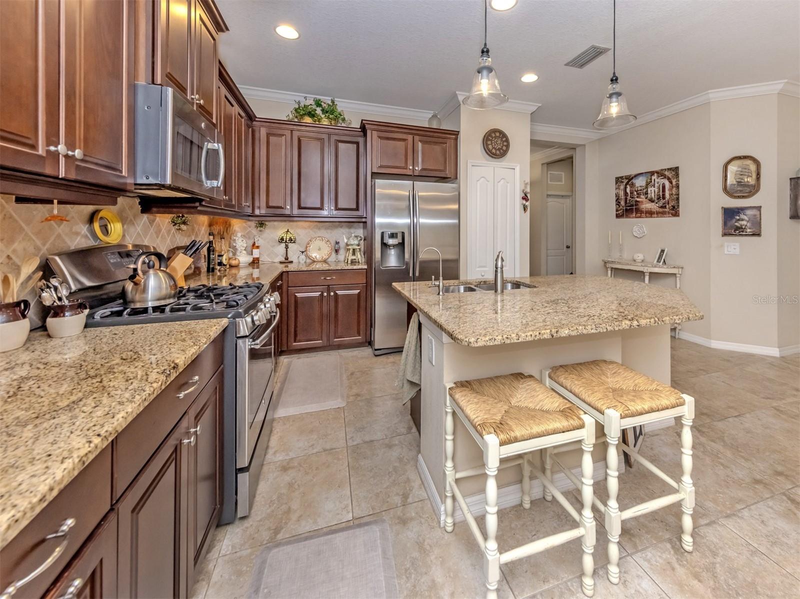 1175 COLLIER PL — photo 9