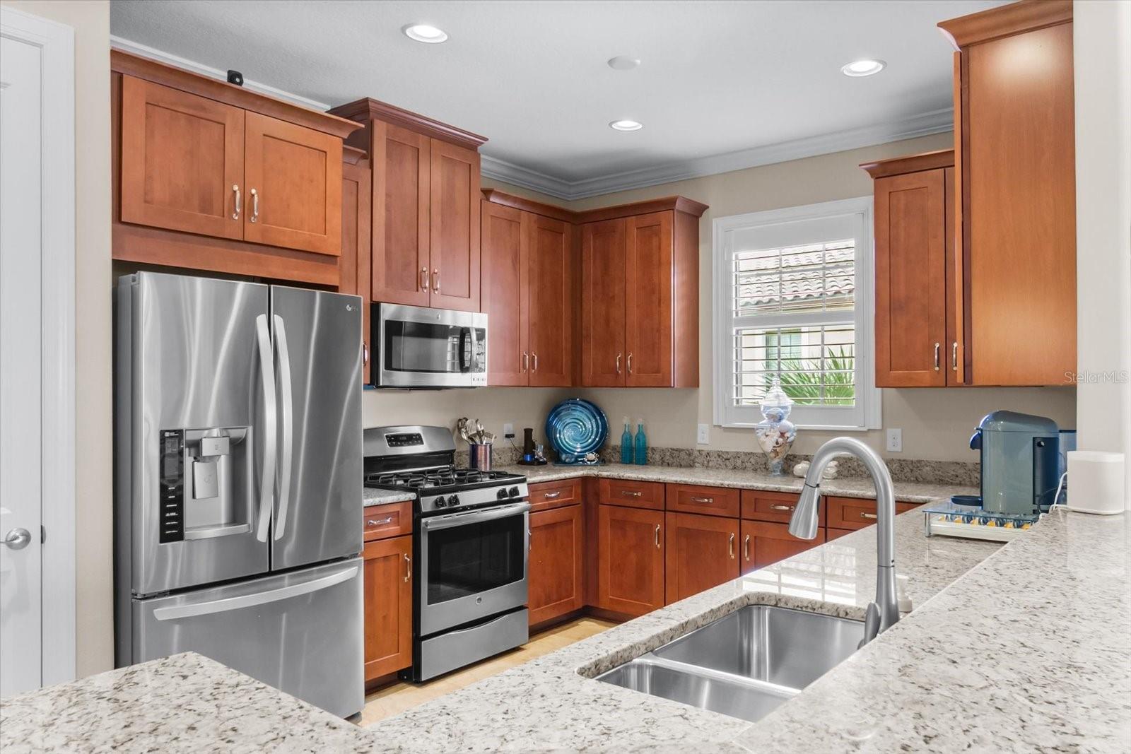 8227 VARENNA DR — photo 10