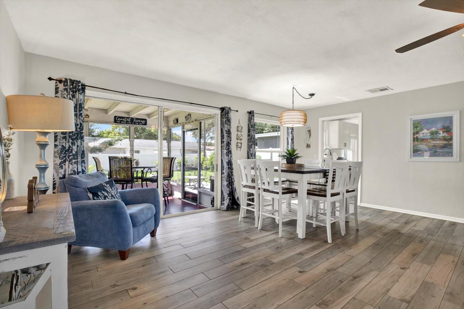 1669 CAMBRIDGE DR — photo 15