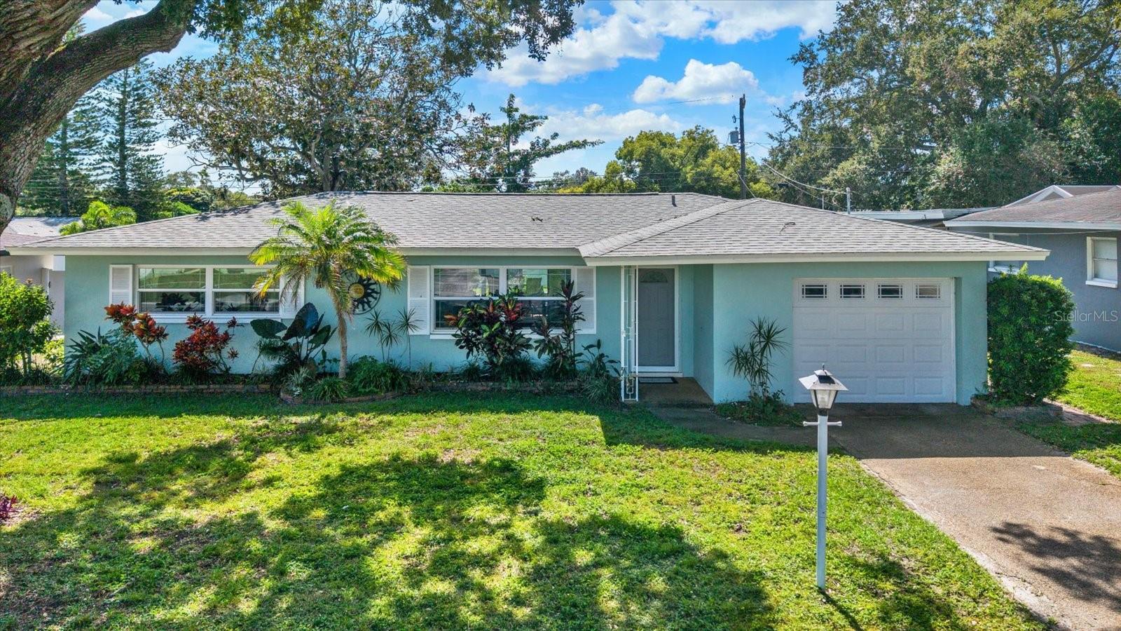 1669 CAMBRIDGE DR — photo 37