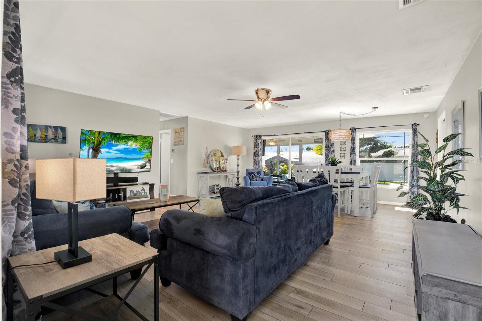 1669 CAMBRIDGE DR — photo 8