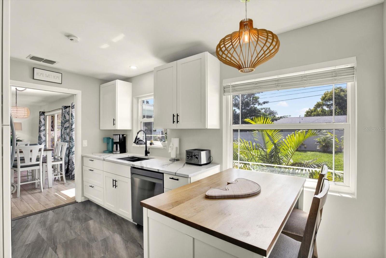 1669 CAMBRIDGE DR — photo 17