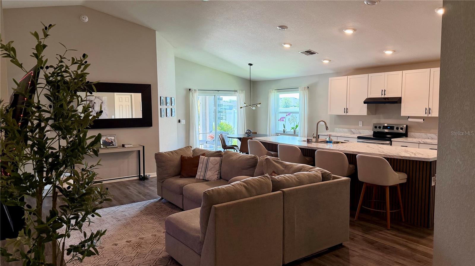 6896 GIDEON CIR — photo 4