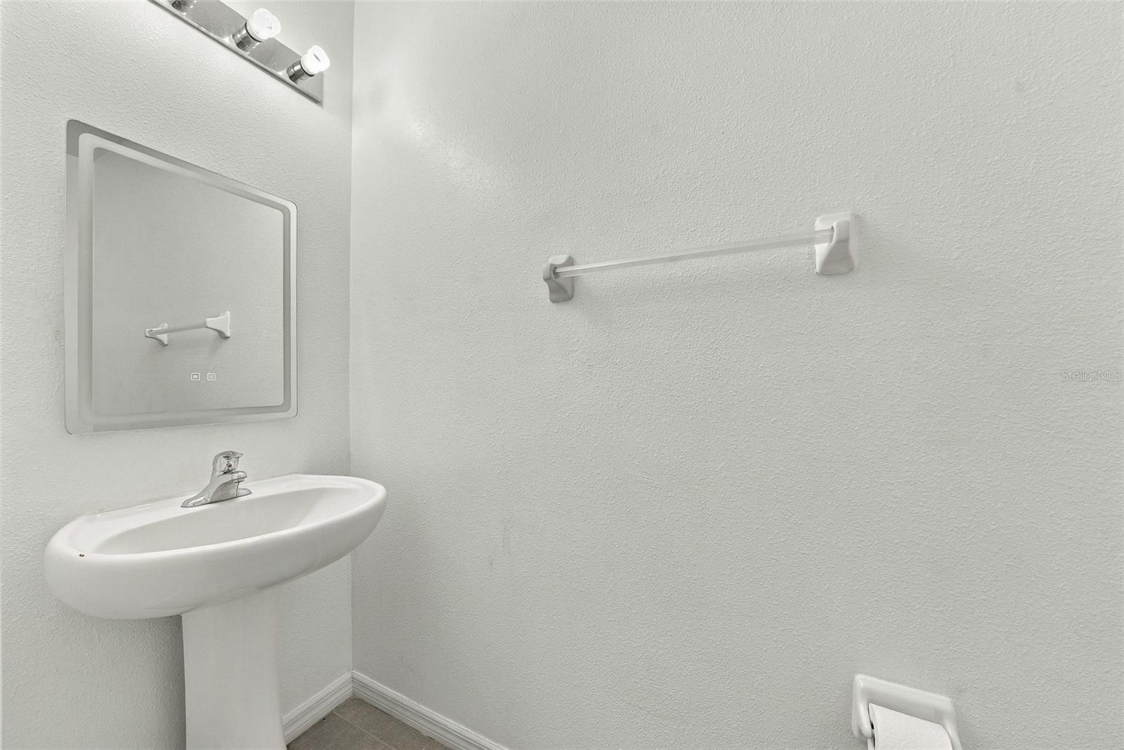 8028 PELICAN REED CIR — photo 32