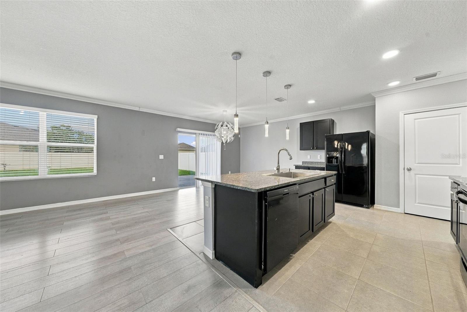 8028 PELICAN REED CIR — photo 8