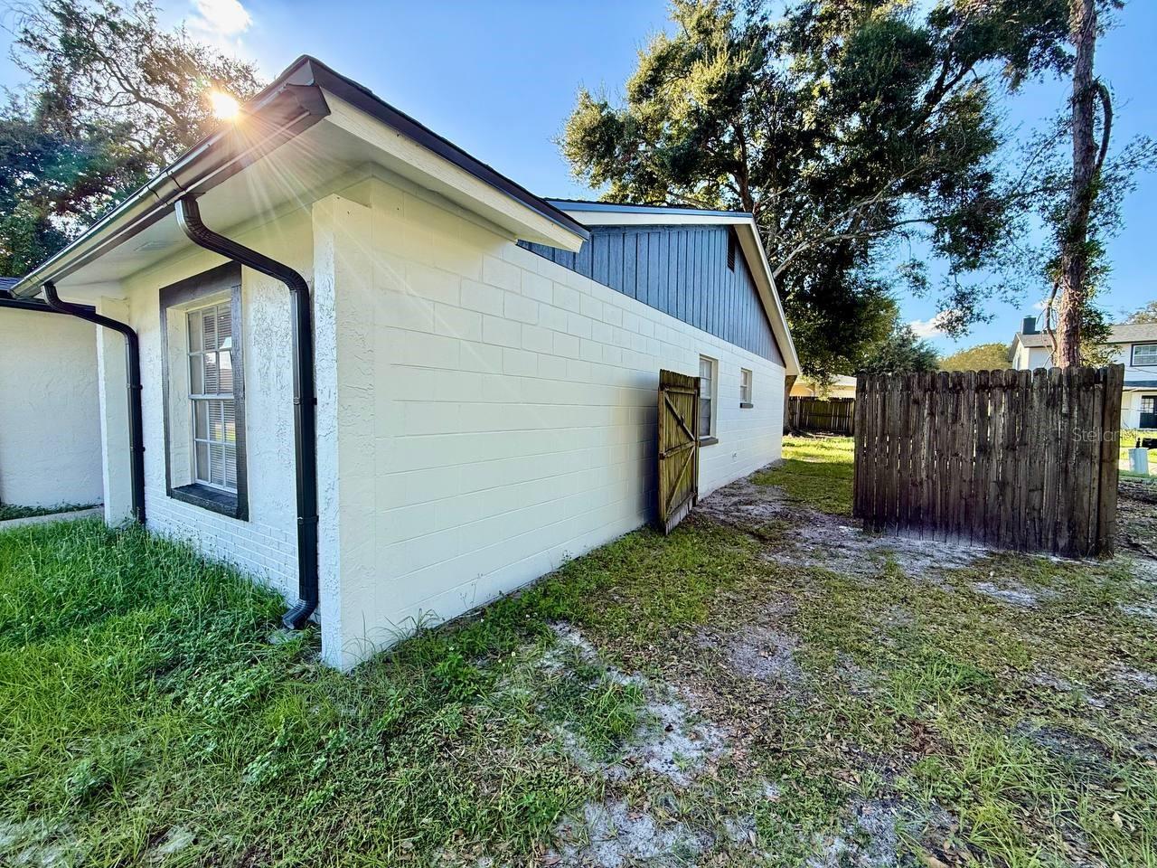 1602 PALM LEAF DR — photo 32
