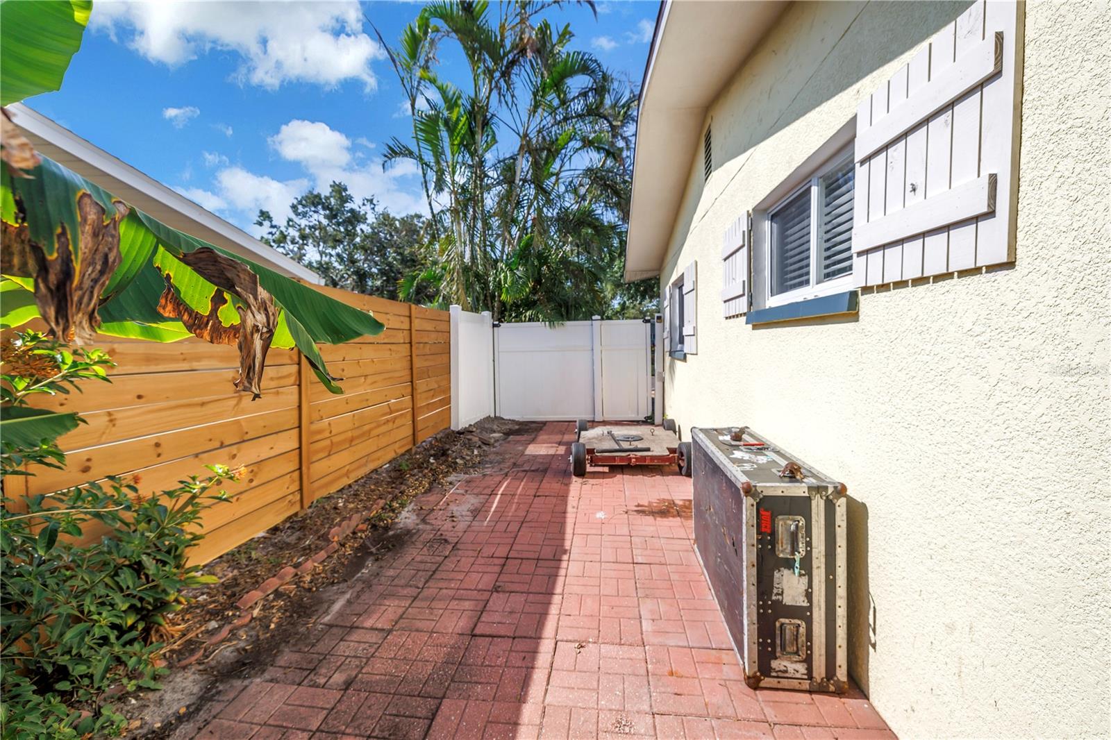 3843 NEPTUNE DR SE — photo 33