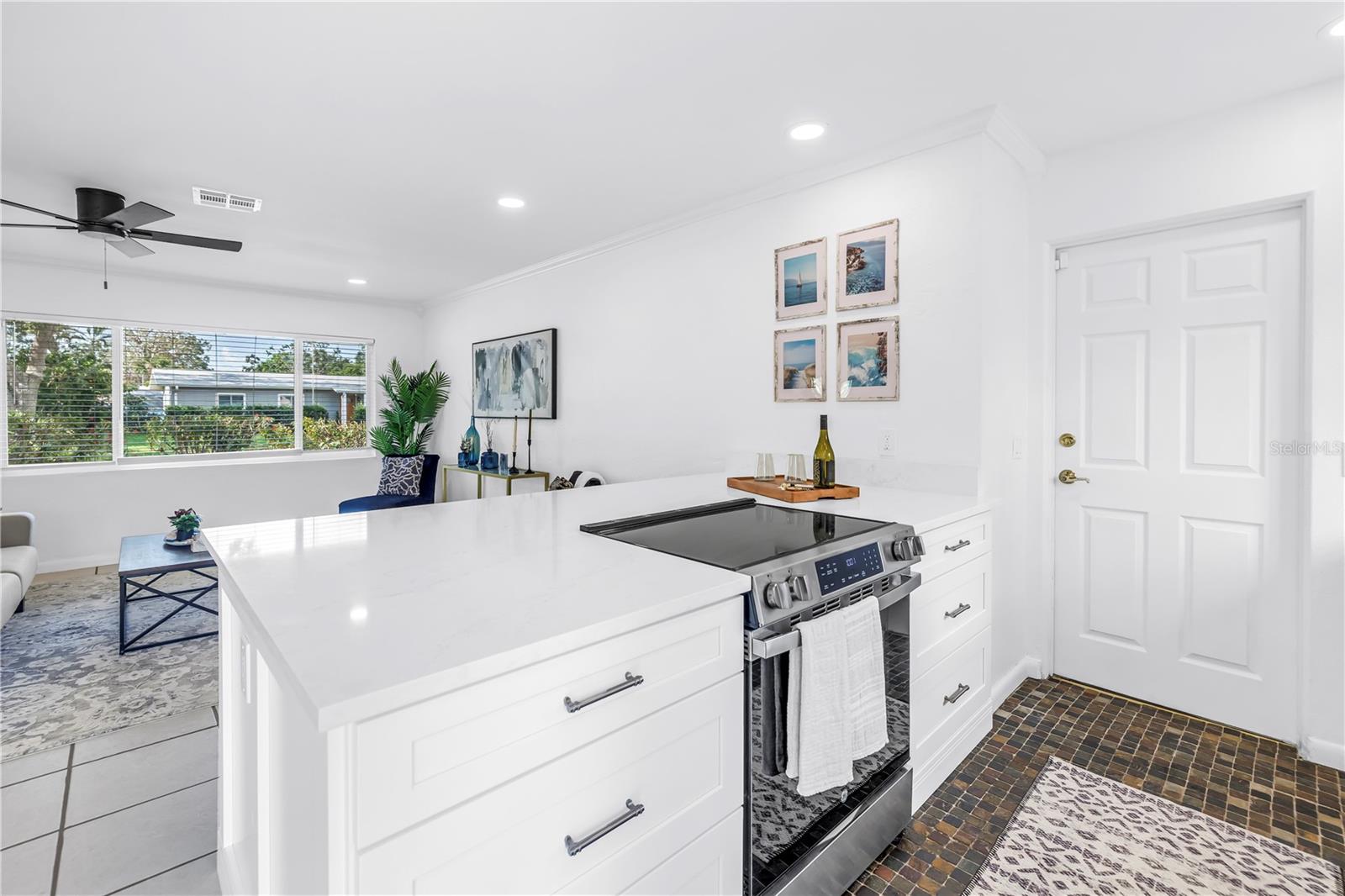 3843 NEPTUNE DR SE — photo 12