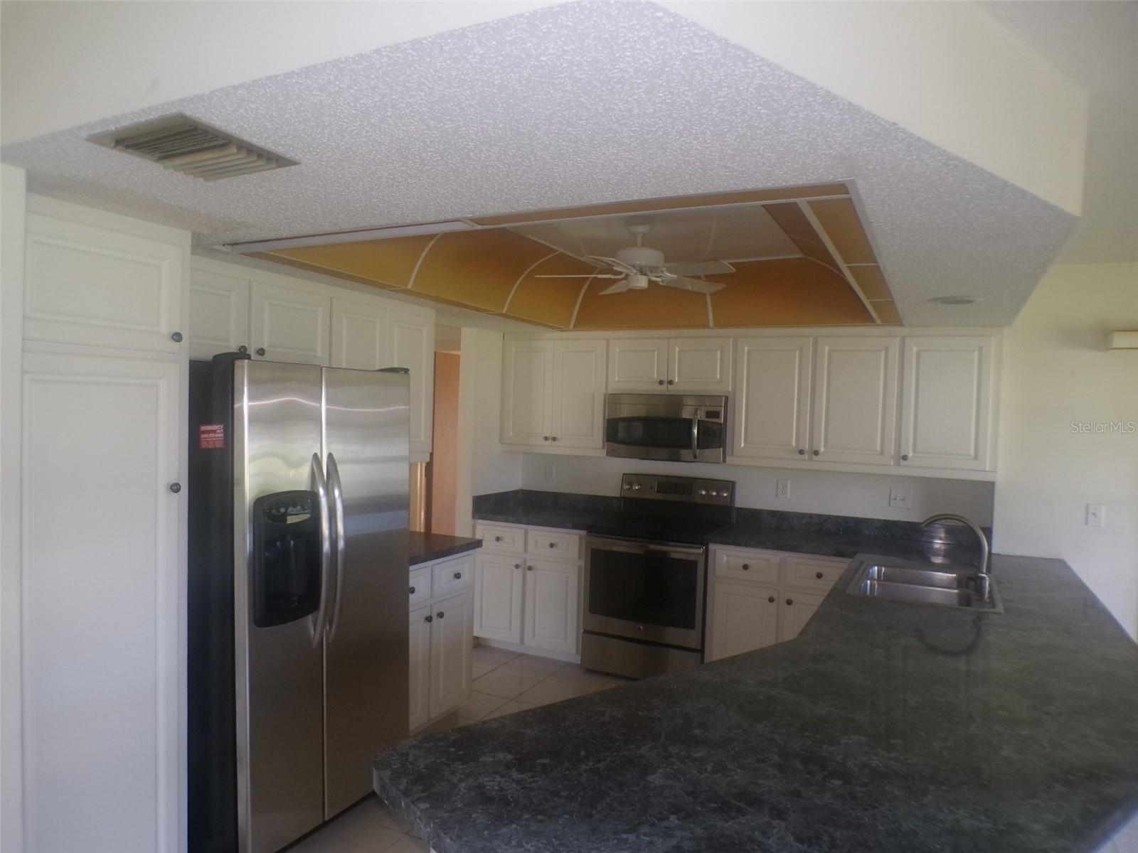 2490 ENGLEWOOD RD — photo 4