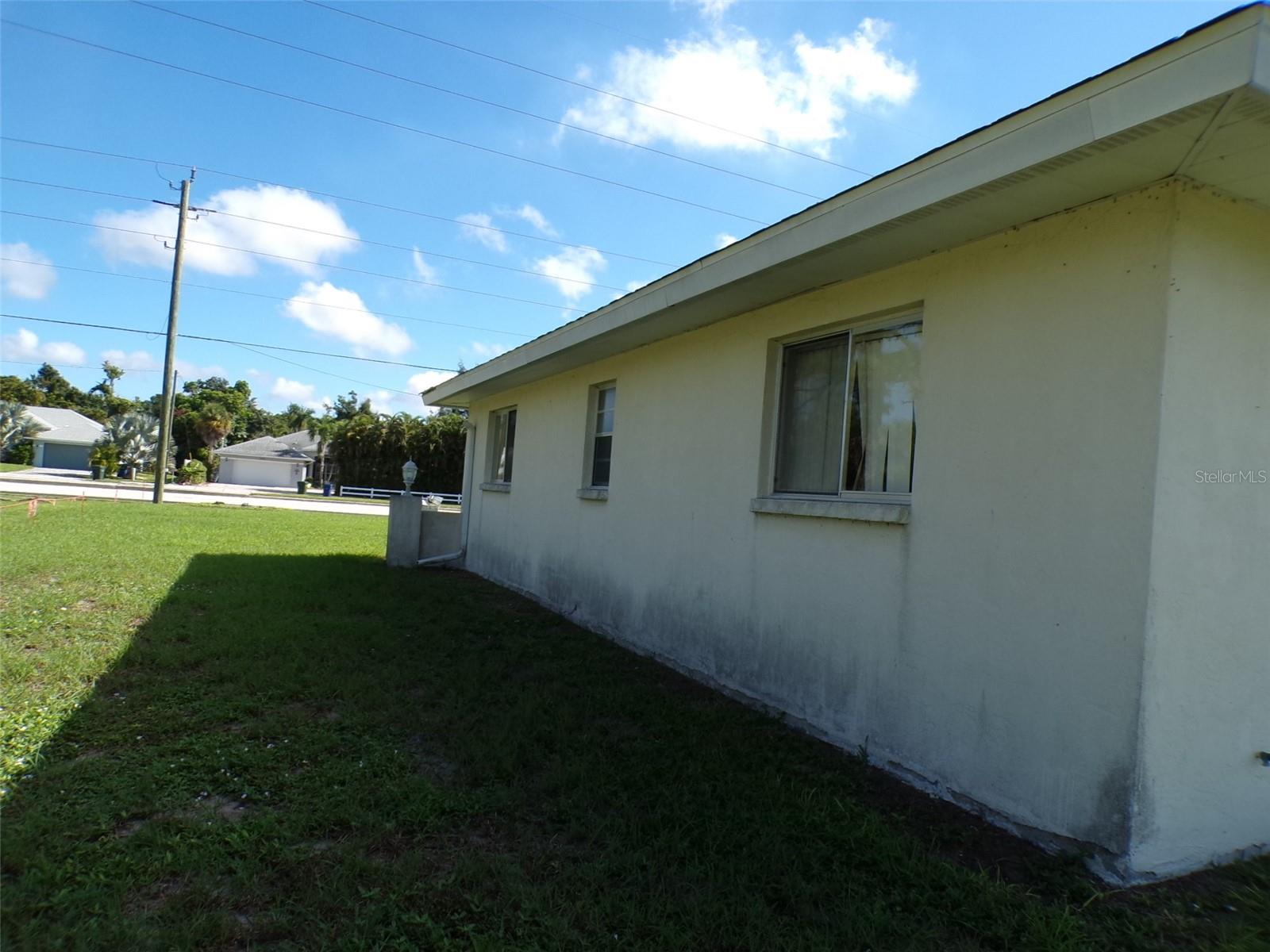 2490 ENGLEWOOD RD — photo 23