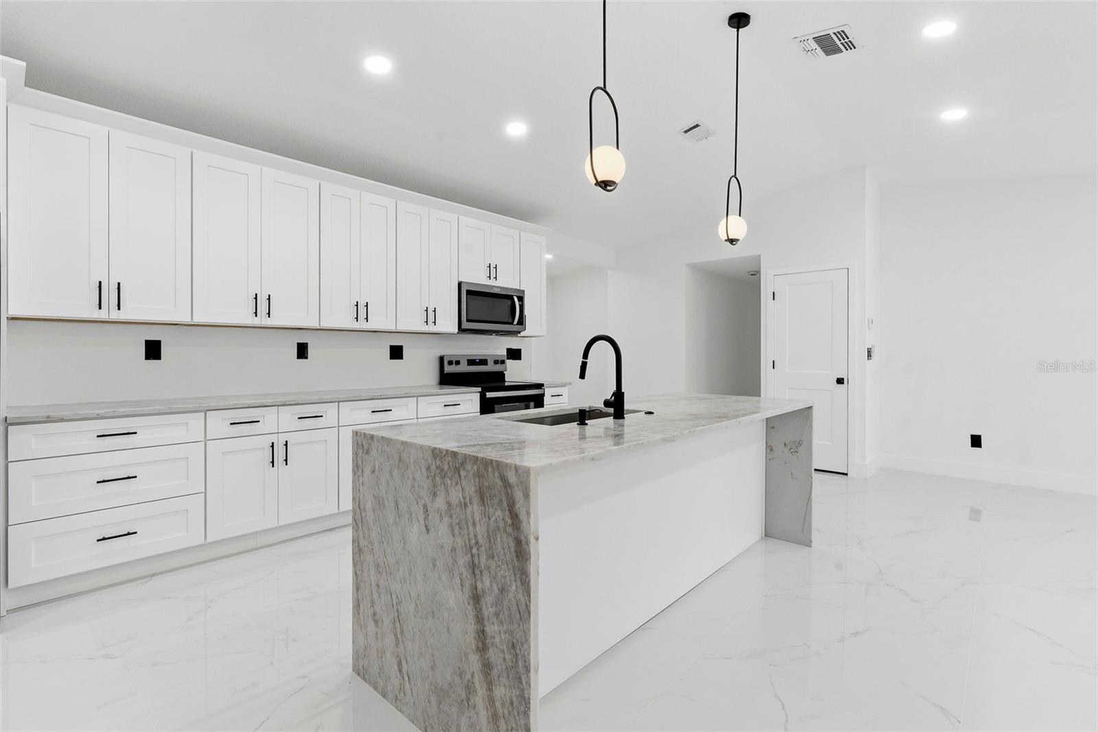 5308 BLACK PINE DR — photo 9