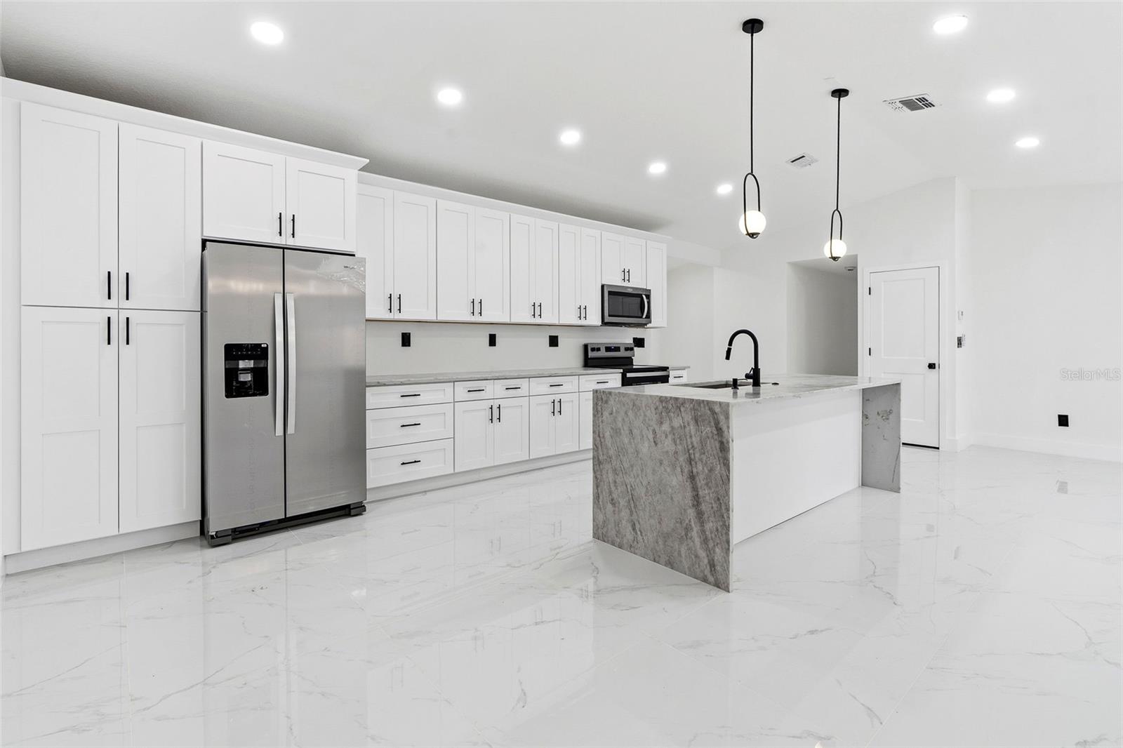 5308 BLACK PINE DR — photo 8