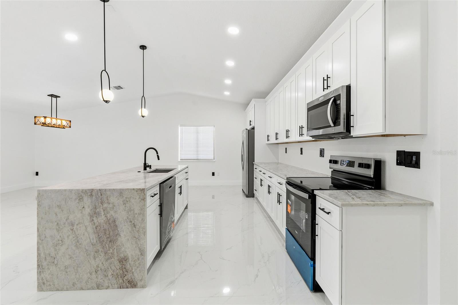 5308 BLACK PINE DR — photo 10
