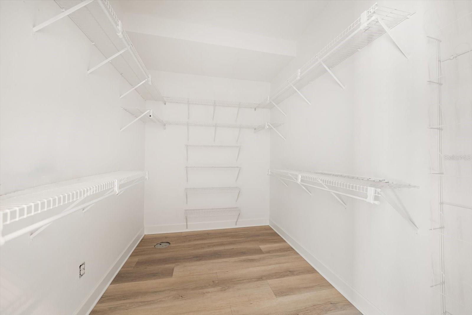 2265 KENT DR — photo 29